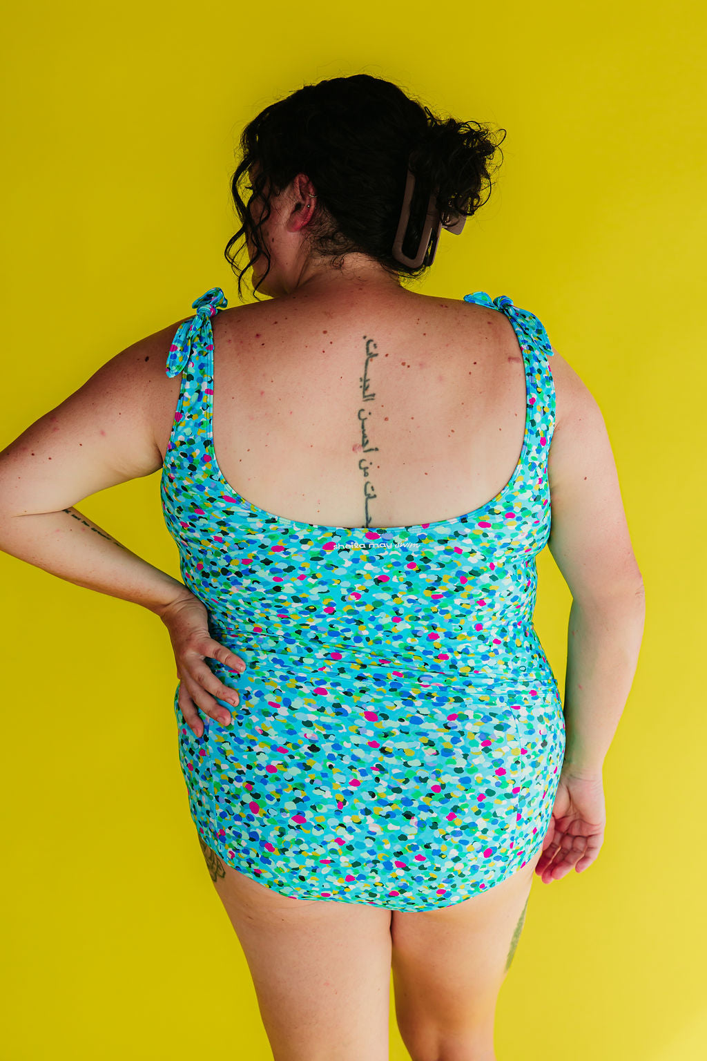 Last Pieces - Embrace Top Party Spot
