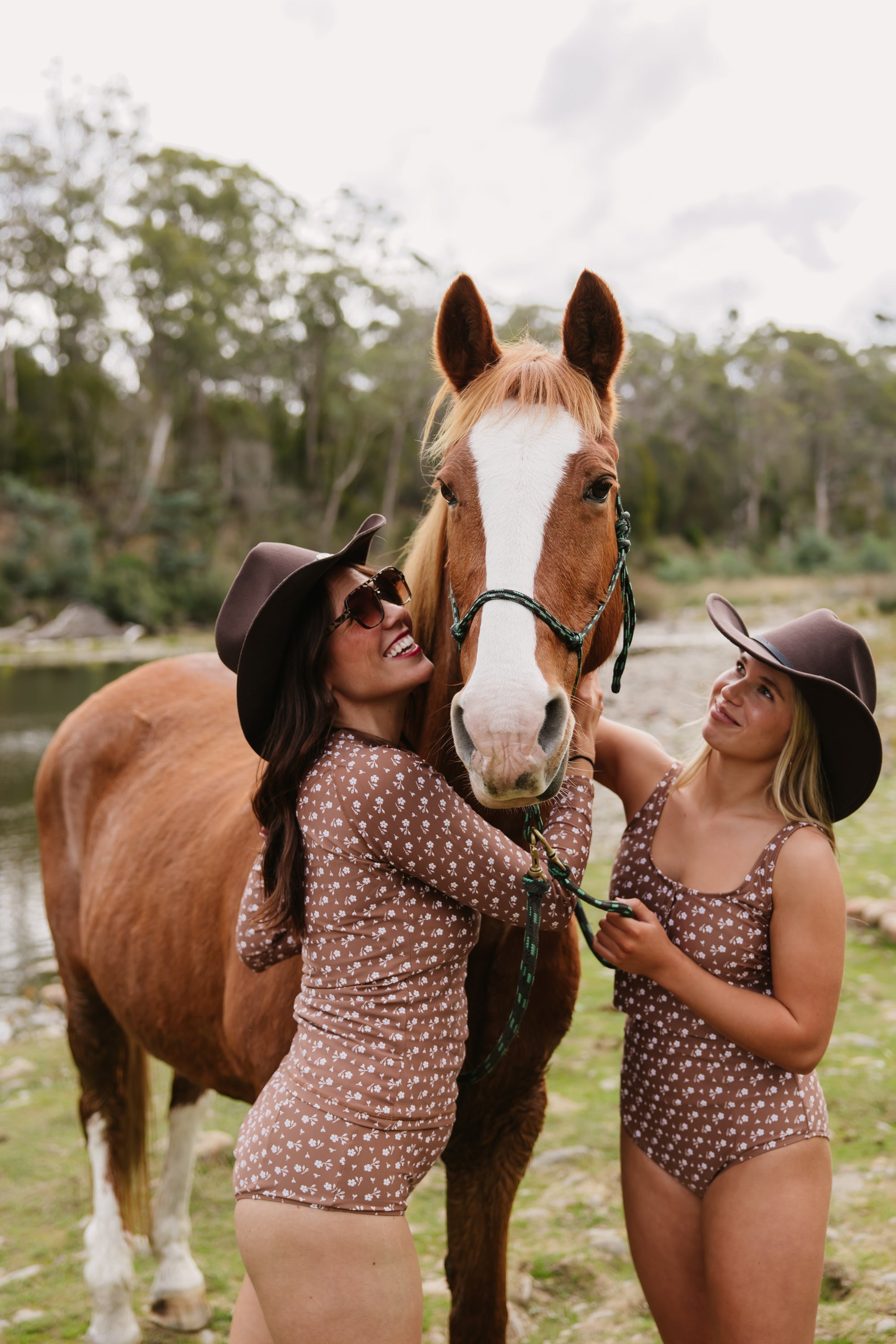 Pre-Order: Snap It Up Top Cocoa Ditzy